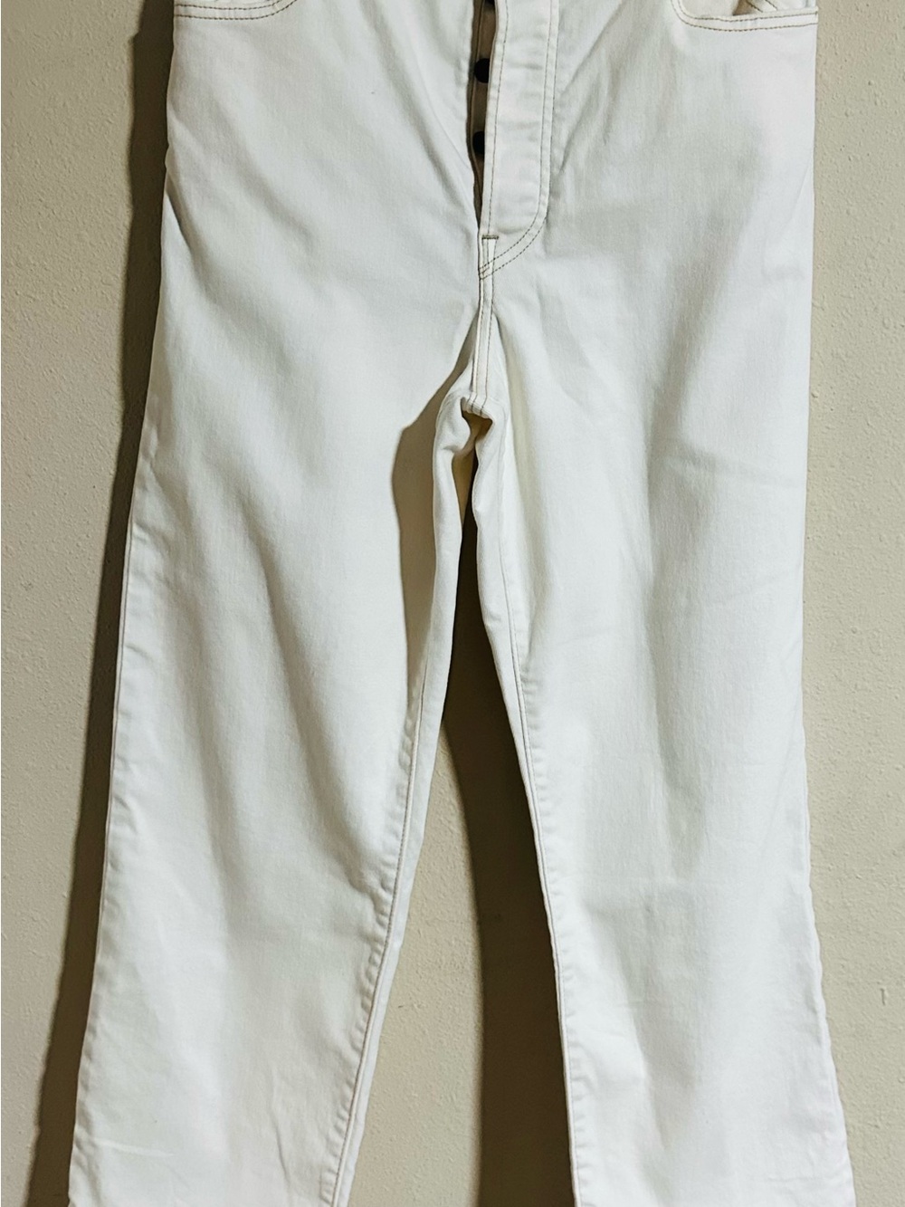 Levi's Ribcage Straight Leg Ankle Pants with Button-Fly Closure in Cream